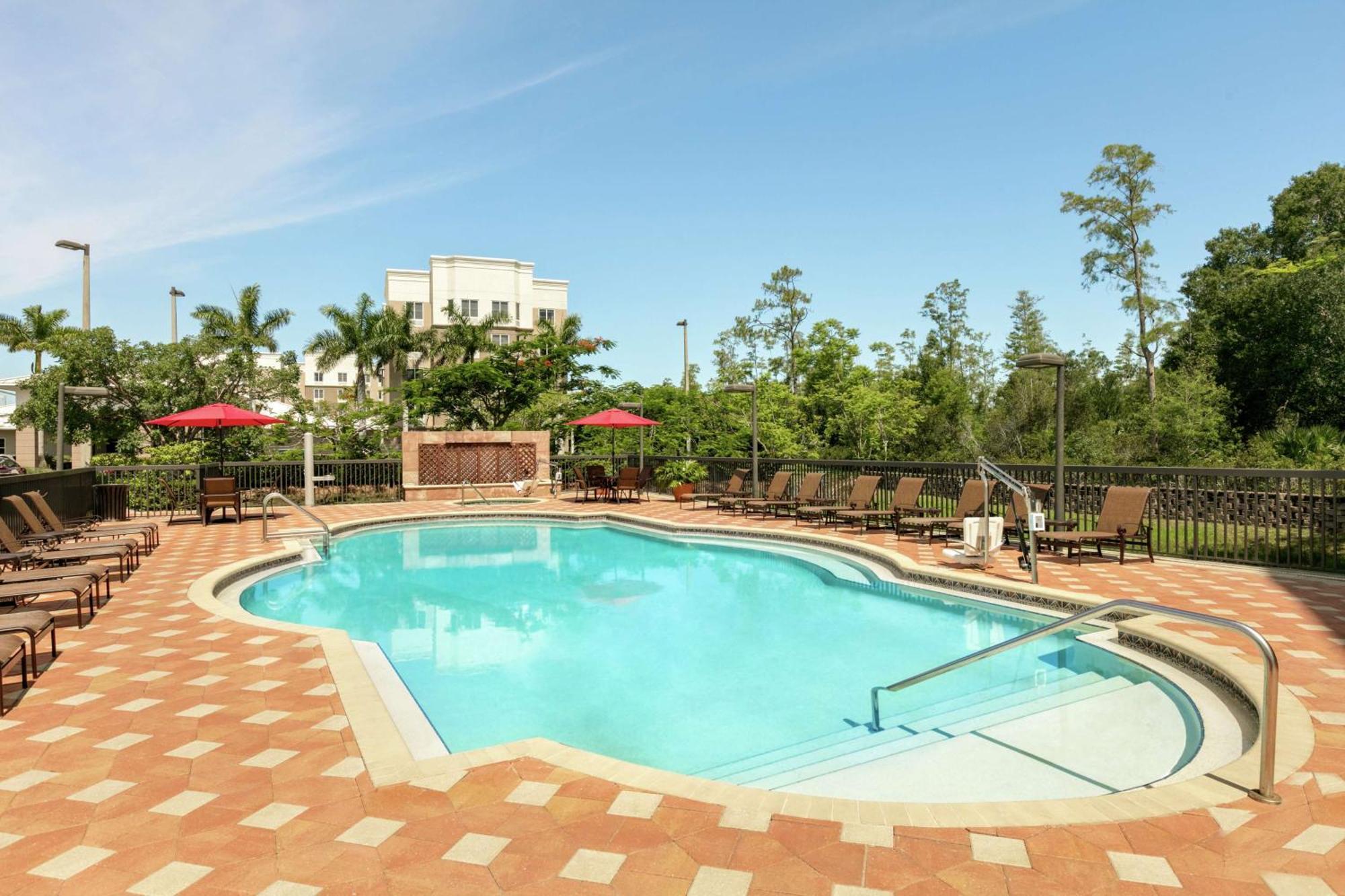 Hilton Garden Inn Fort Myers Airport/Fgcu Экстерьер фото